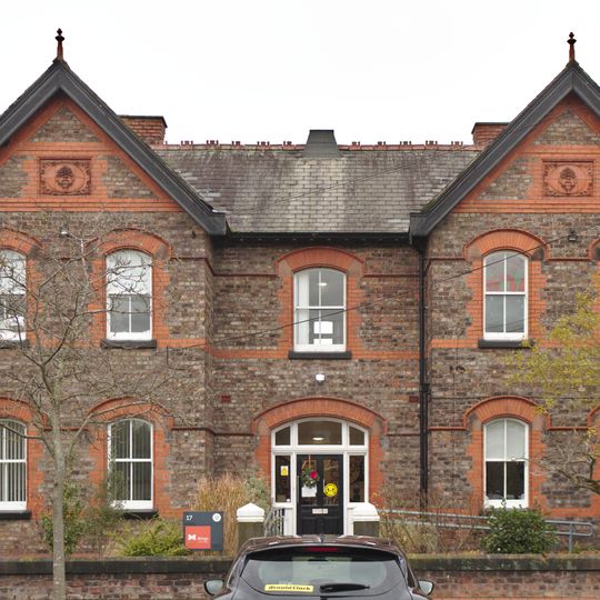 17 New Hall, Longmoor Lane