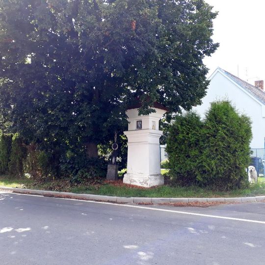 Kříž u božích muk v Nuzicích