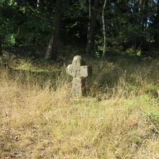 Smírčí kříž v lese severně od Libštátu