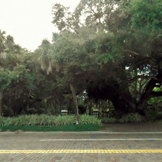 Maurice and Thelma Rothman House