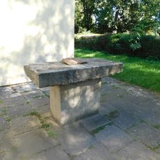 Kamenná mensa u kostela Nejsvětější Trojice v Českém Brodu