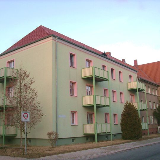 Mehrfamilienhaus der Wohnanlage Bahnhofsvorstadt August-Bebel-Straße 12