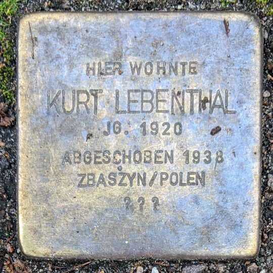Stolperstein en memoria de Kurt Lebenthal