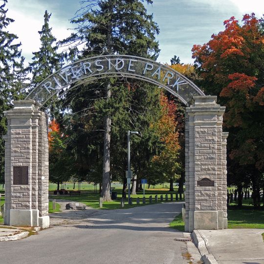 Main entrance gates to Riverside Park