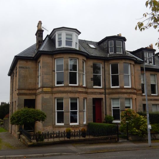 1 Glenan Gardens, Argyle Street West, Helensburgh