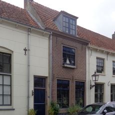 Herenstraat 14, Buren
