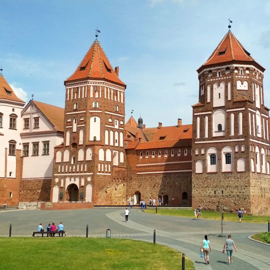 Ensemble du château de Mir