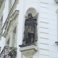Socha Jana Žižky na rohu domu Nitranská 1012/26