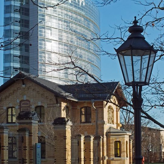 Gesamtanlage eines Schlacht- u. ViehhofesSeit 1993 Gelände des Mitteldeutscher Rundfunk mit Erhalt einiger alter Bauten Kantstraße 69; 71; 73