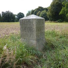 Schwedenstein; Denkmal (300 Meter westlich vom nördlichen Ortsausgang von Nechern, am Rande einer Wiese)