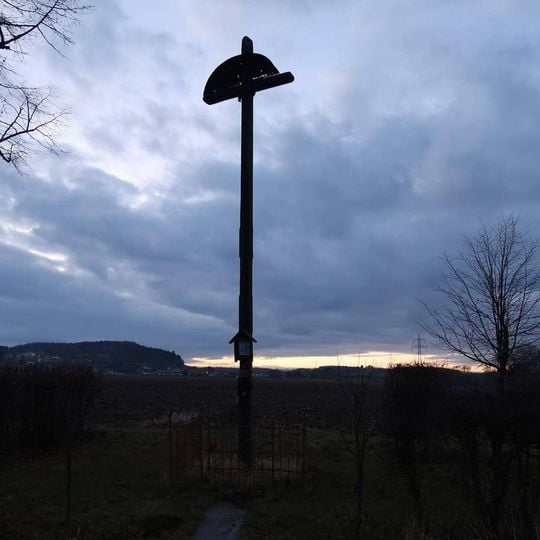 Kříž na jih od Drozdova