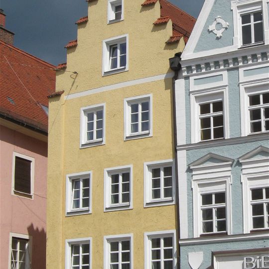 Wohn- und Geschäftshaus