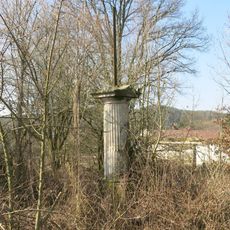 Kříž v uličce u čp. 89 v Rynolticích