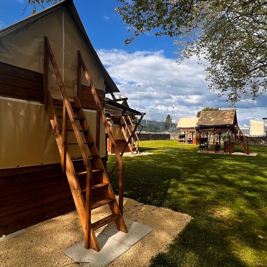Camping de Mehun sur Yèvre
