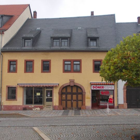 Wohnhaus in geschlossener Bebauung Markt 4