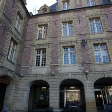 Immeuble, 48 place Ducale