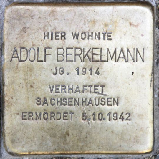 Stolperstein en memoria de Adolf Berkelmann