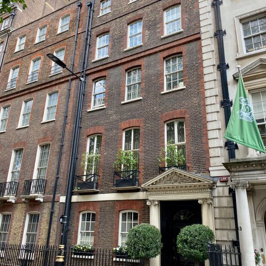 44, Upper Grosvenor Street W1