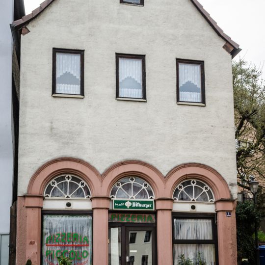 Wohn- und Geschäftshaus