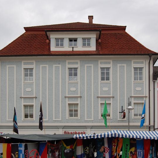 Stadtplatz 32
