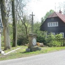 Kříž na rozcestí poblíž domu 147 v Polevsku