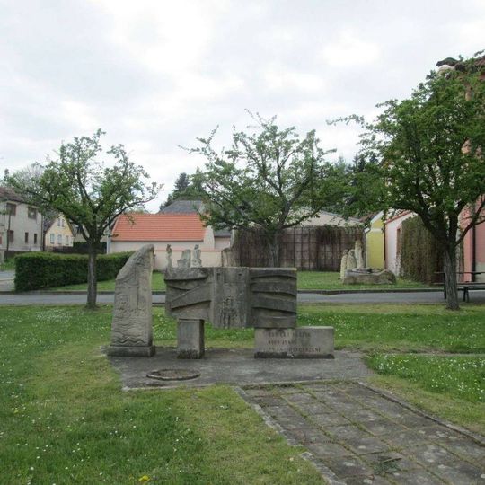 Památník v Nečtinech