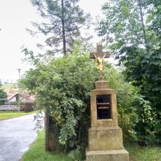 Kříž ve Svratce v Kostelní ulici