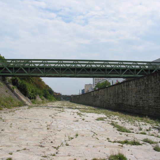 Preindlsteg über den Wienfluß und U4