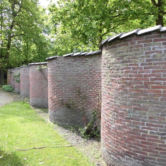 Sparrendaal: slingermuur