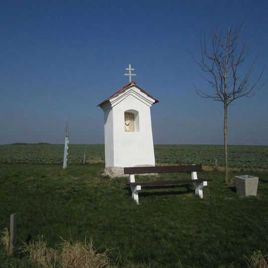 Kaplička severozápadně od Bořetína