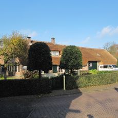 Torenlaan 33, Laren