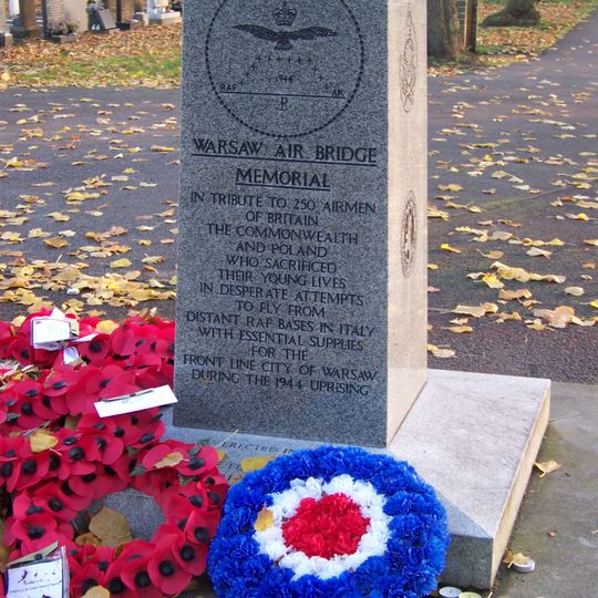 Warsaw Air Bridge Memorial, Newark-on-Trent
