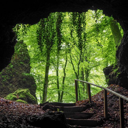 Birresborner Eishöhlen und Vulkan Kalem