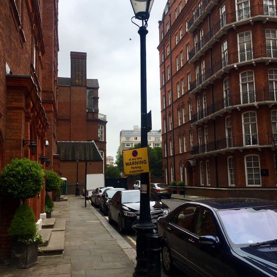 Lamp Standard To North West Of Albert Hall Mansions Numbers 31 To 48