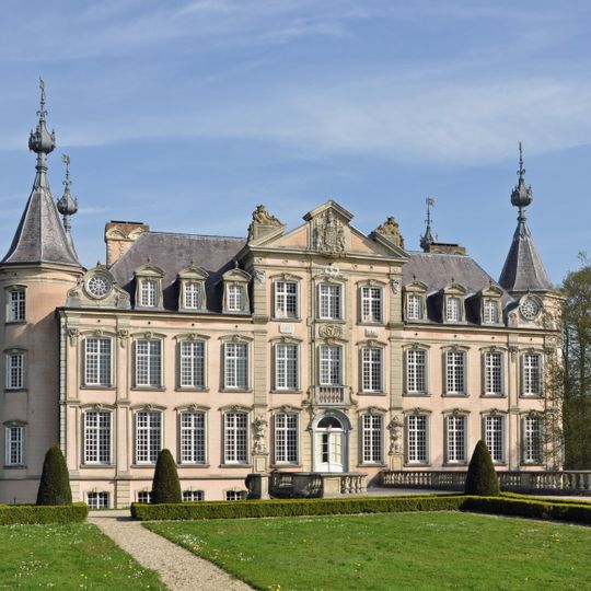 Poeke Castle