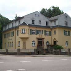 Rathaus, mit Einfriedung Olbernhauer Straße 3