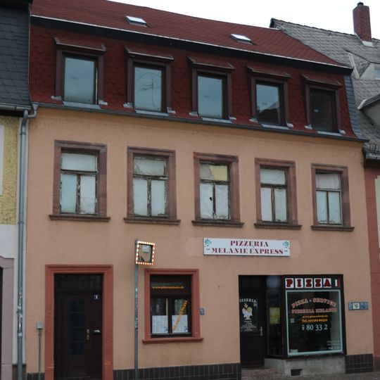Wohnhaus in geschlossener Bebauung Markt 8