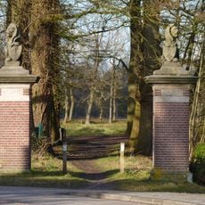 Vennebroek, inrijhek (Leeuwenpoort)