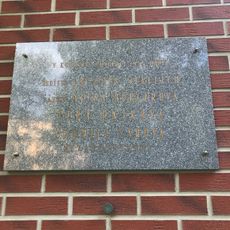 Pamětní deska padlým v Pražském povstání na škole Na Zelené Lišce v Praze