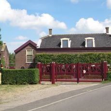 Voormalig molenaarswoning met bedrijfsruimte