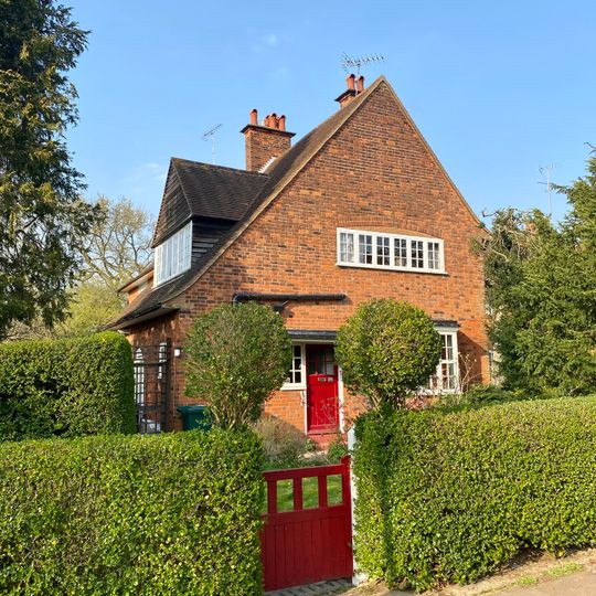 17-27, Temple Fortune Hill