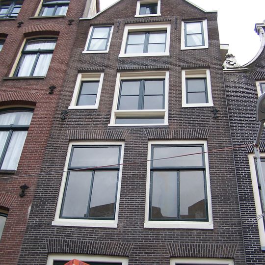 Gevel onder latere punttop