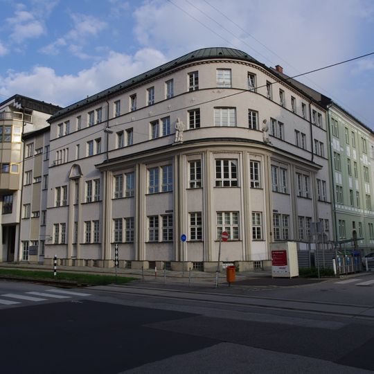 Universität für künstlerische und industrielle Gestaltung ohne Neubau an der Reindlstraße