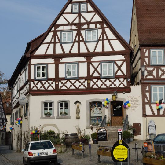 Wohn- und Geschäftshaus