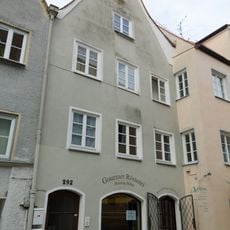 Wohn- und Geschäftshaus