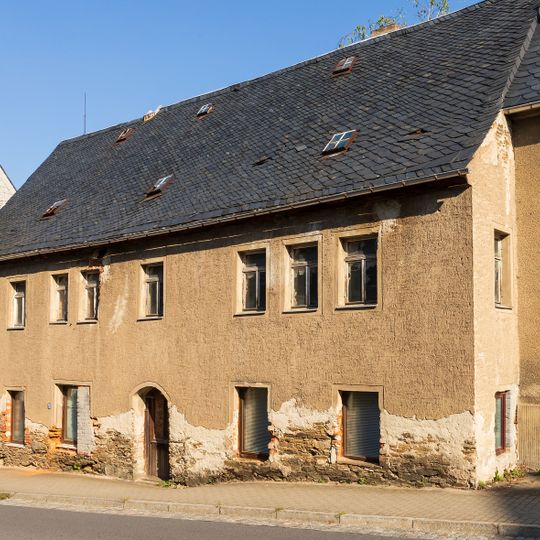 Wohnhaus in halboffener Bebauung Freiberger Straße 25