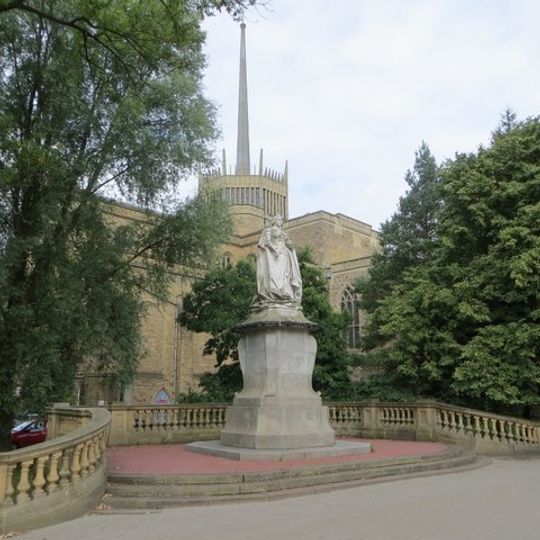 Railings, Piers, Lampholders And Statue At East End Of Cathedral Churchyard