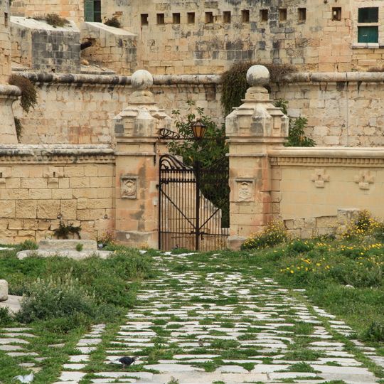 Boundary wall along counterscarp – Fort St Elmo