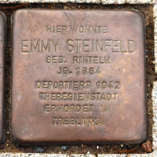 Stolperstein en memoria de Emmy Steinfeld