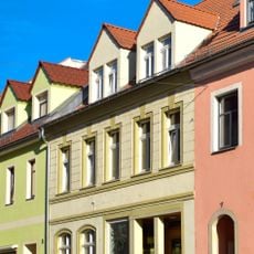 Wohnhaus in geschlossener Bebauung Dresdner Straße 5